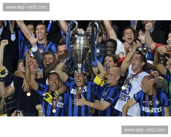 欧洲之巅的宿命残响：当皇马的纯白王权遇上国米的蓝黑铁律